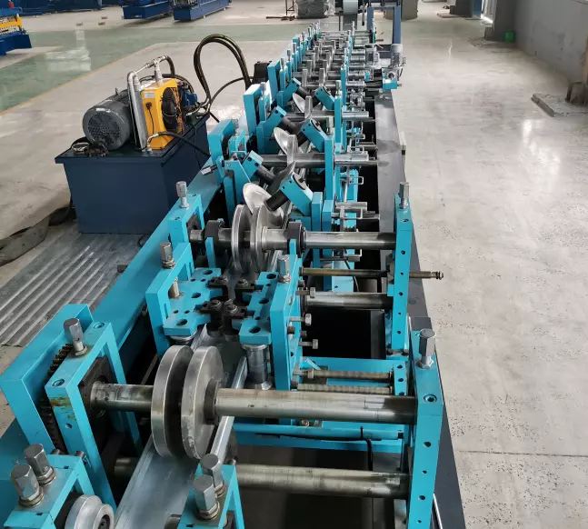 Auto Change CZ Purlin Roll Forming Machine