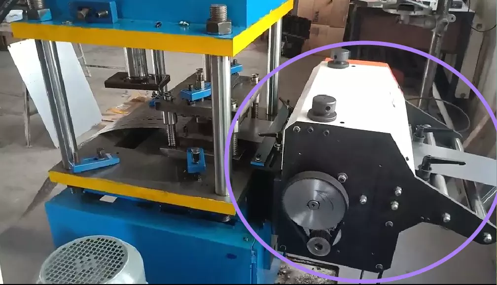 Large span cable tray Perforated cable tray channel cable tray stainless forming machine