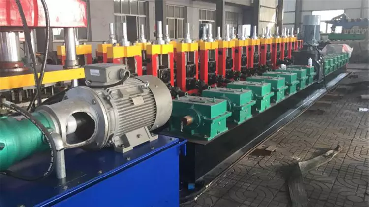 china suppliers galvanized steel 3 wave guardrail machine