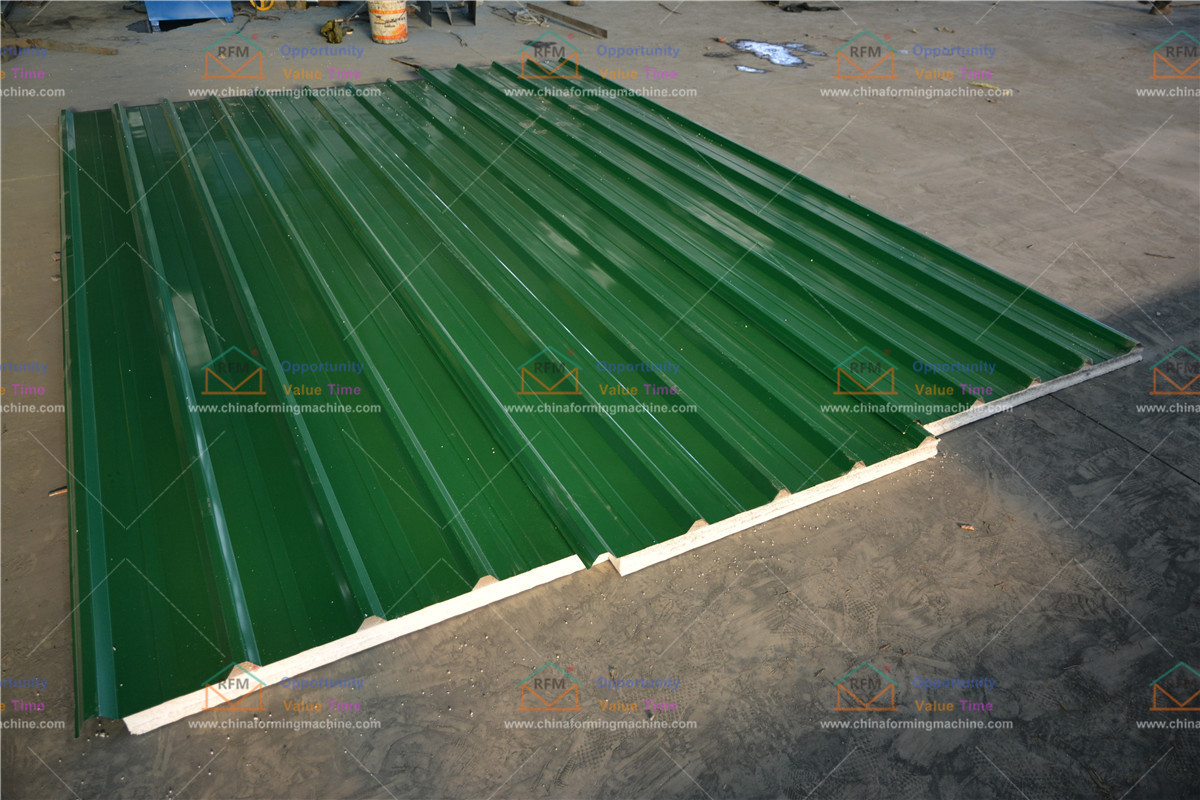 When manufacturing composite boards at the factory High-precision composite board roll forming machine