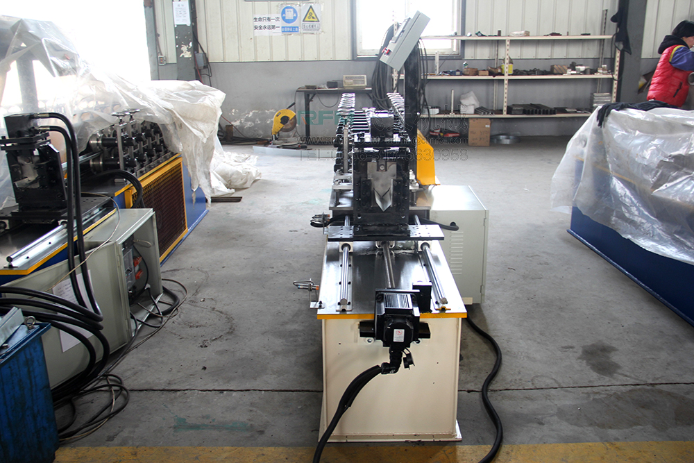 angle roll forming machine  (3).jpg