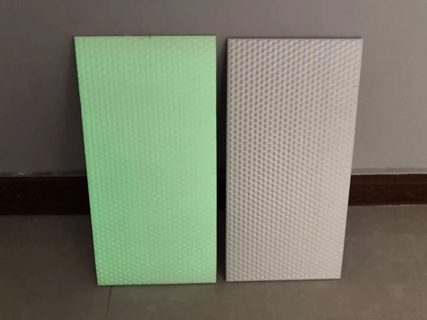 China New Patented Reflective Ceramic Tile for Highway Tunnel Tiles, Underpass Wall