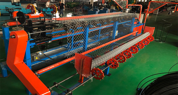 chain link fence machine5.jpg chain link fence machine5.jpg