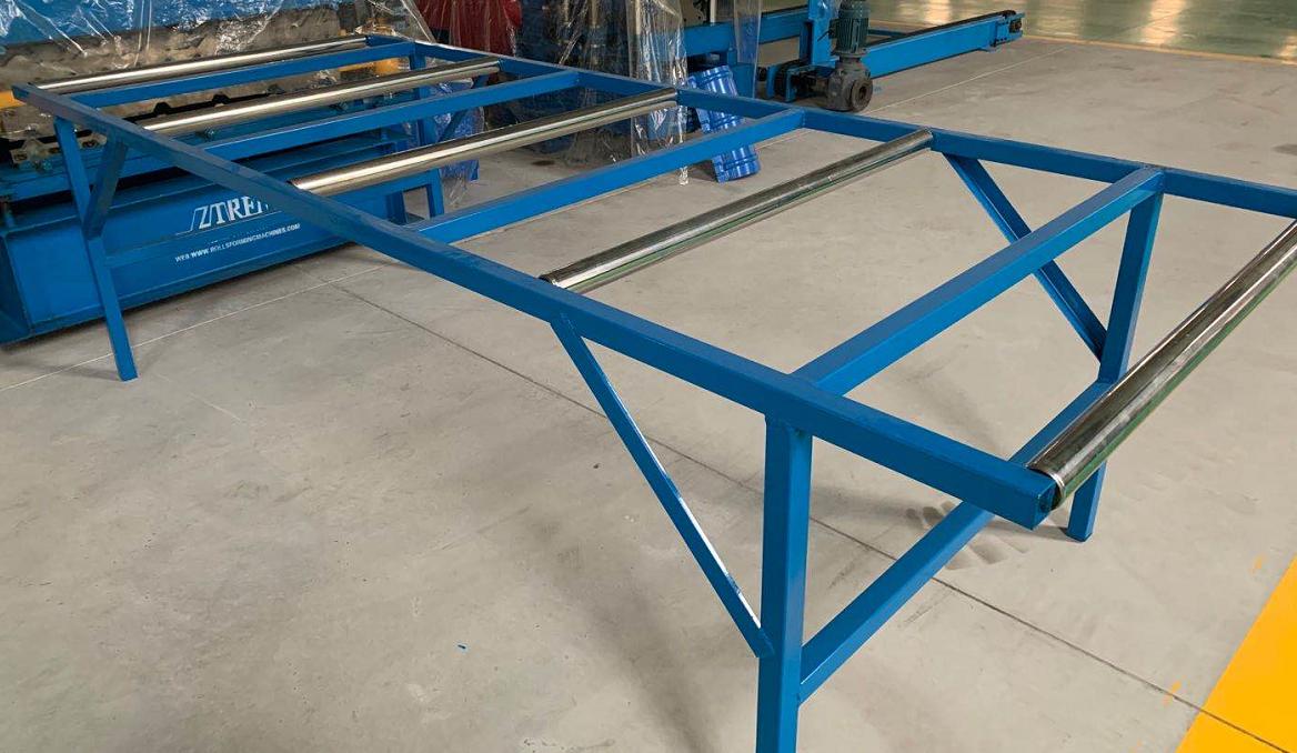 run-out table.jpg run-out table.jpg