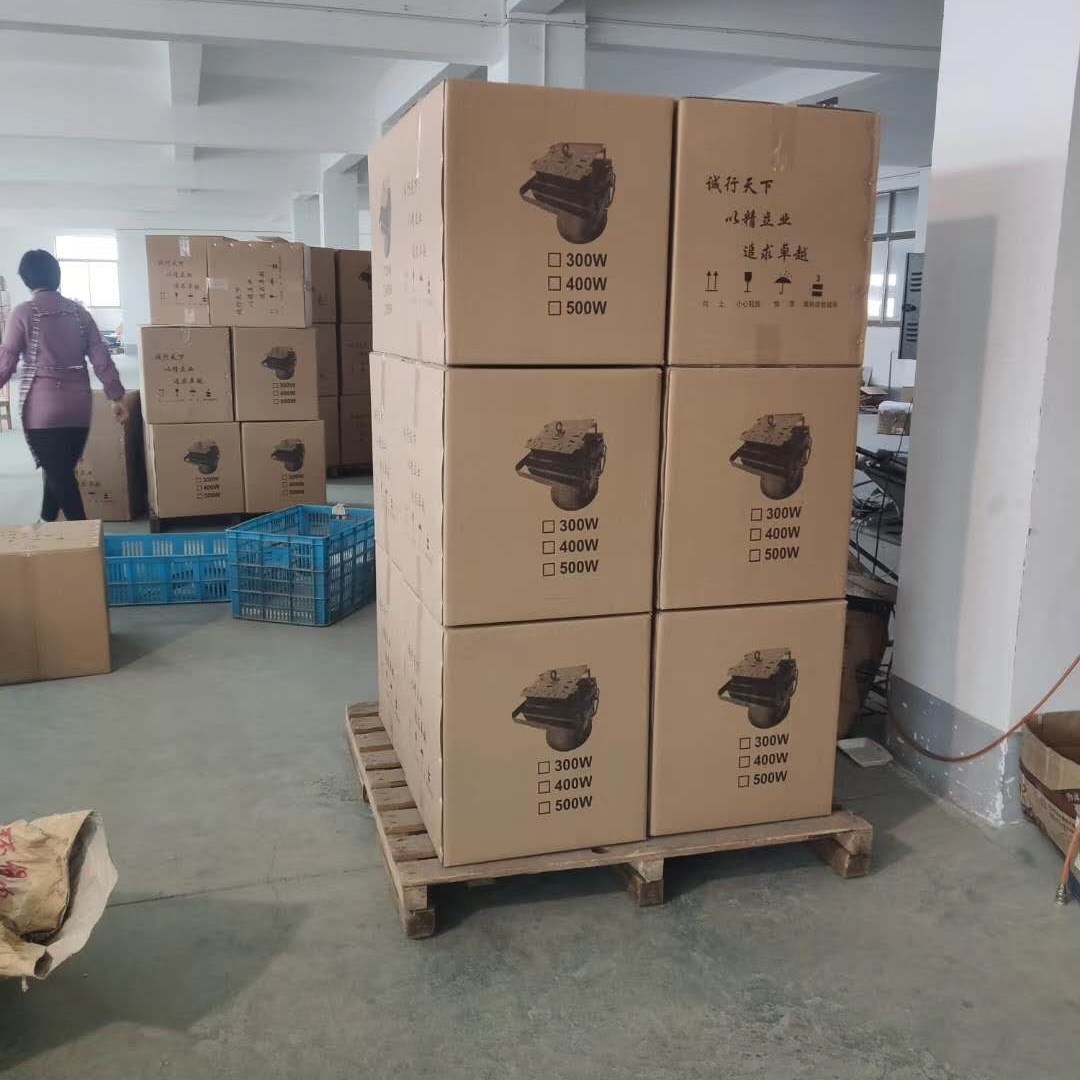 超频投光灯3.jpg 超频投光灯3.jpg