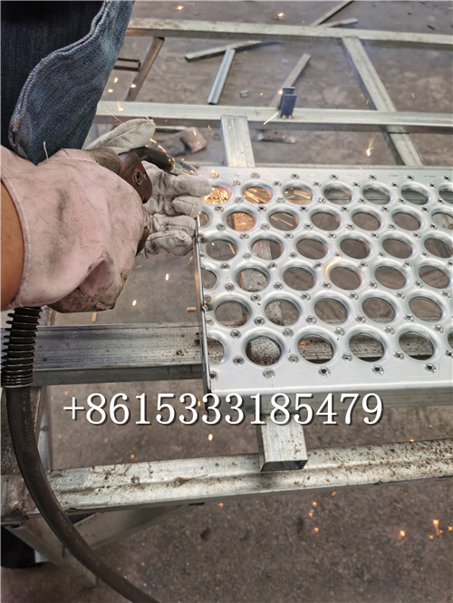 Perf O grip grating01.jpg Perf O grip grating01.jpg