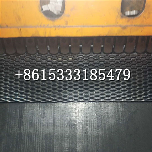 expanded metal walkway mesh01.jpg expanded metal walkway mesh01.jpg