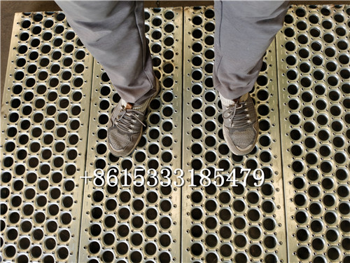 Perf O grip grating03.jpg Perf O grip grating03.jpg