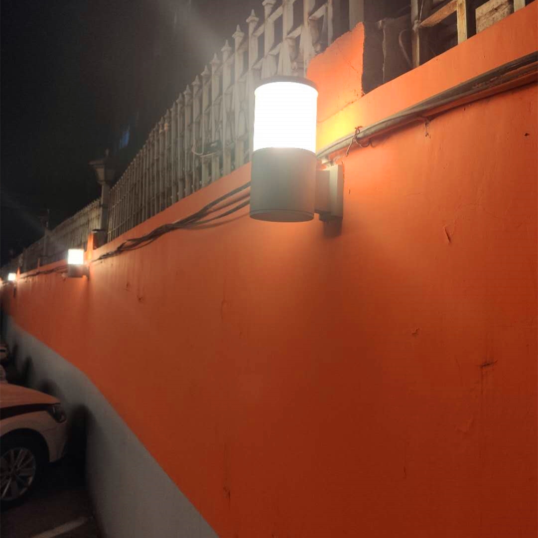bollard12.jpg bollard12.jpg