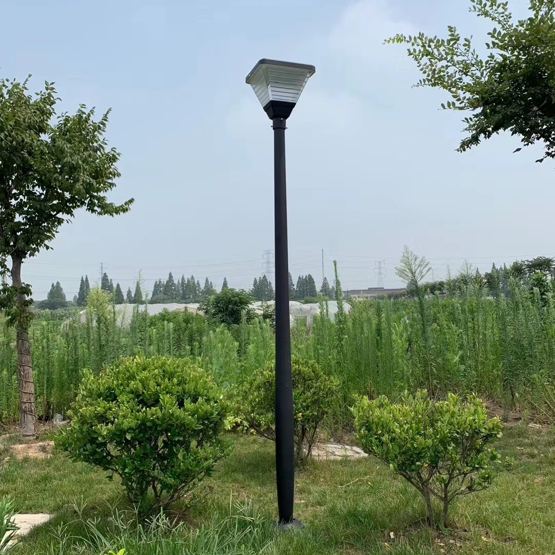太阳能庭院灯头3带灯杆.jpg 太阳能庭院灯头3带灯杆.jpg