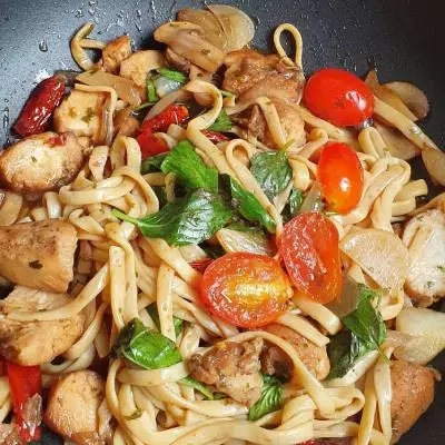 Pad thai Konjac Fettuccine with bolognese sauce preview