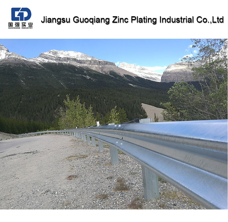 公路护栏_01.jpg 公路护栏_01.jpg