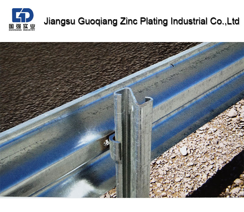 公路护栏_01.jpg 公路护栏_01.jpg