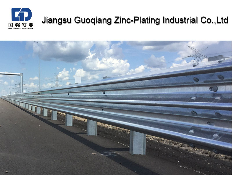 公路护栏_01.jpg 公路护栏_01.jpg