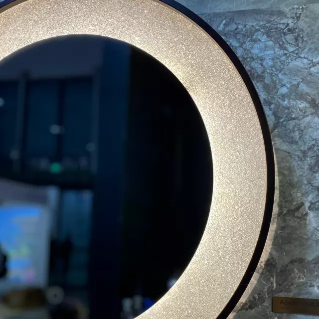2020 New LED Small Round Top Luminous Wall Wash Artistic Mirror