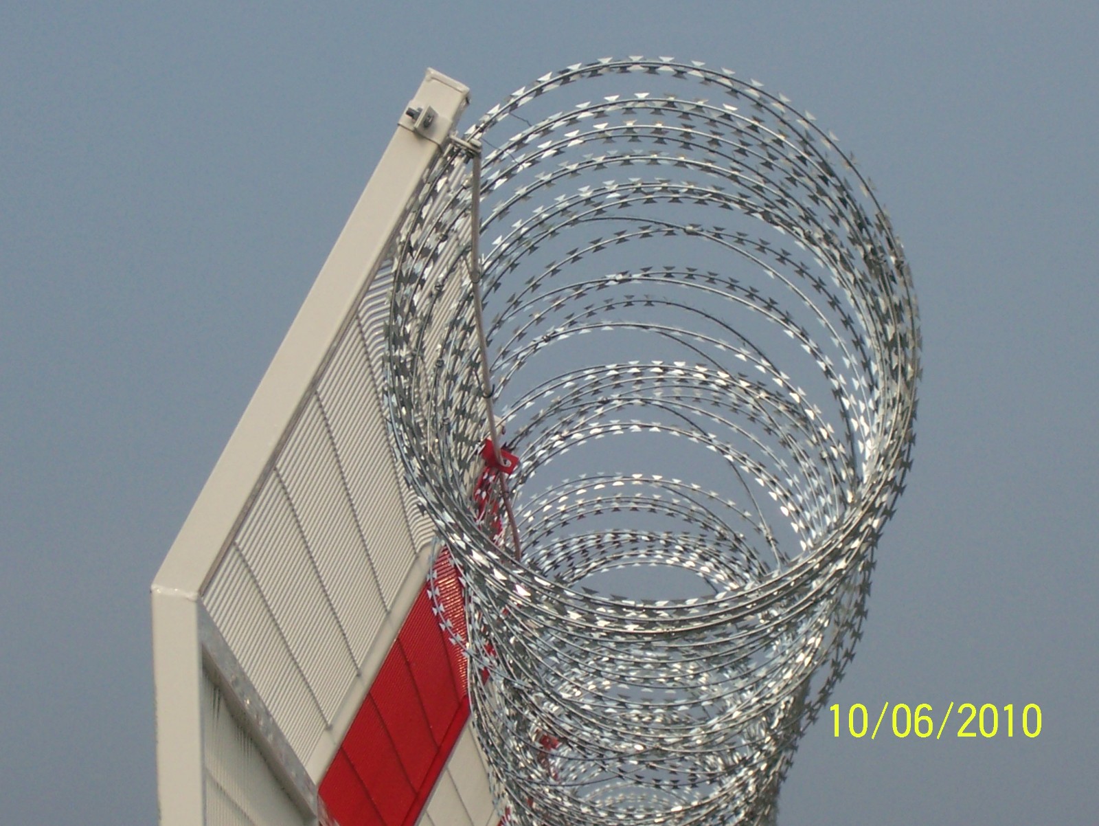 Razor Barbed Wire 009.jpg