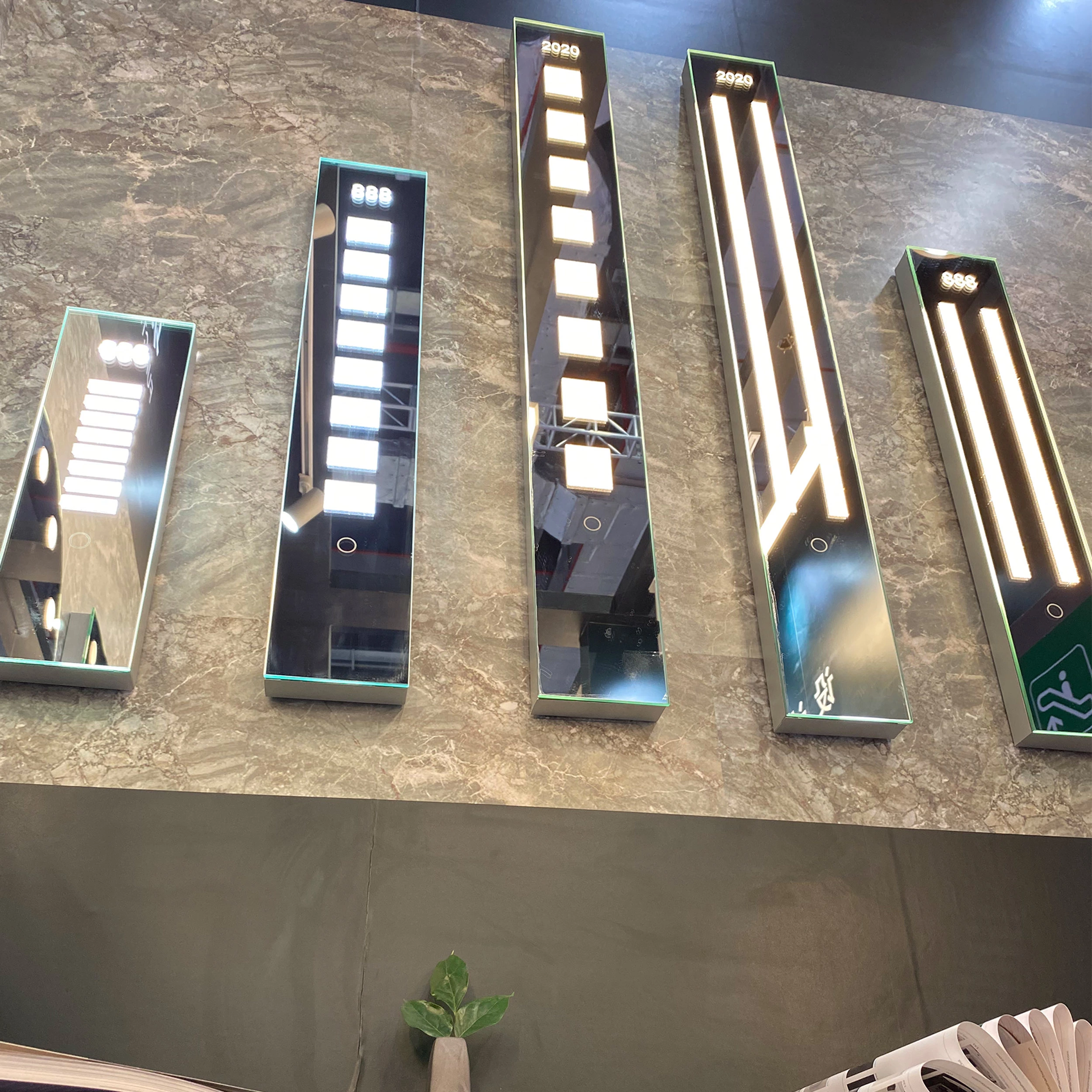 2020 Liteharbor New Design Customized Hotel Illuminated LED Rectangle Glass Mirror House Number