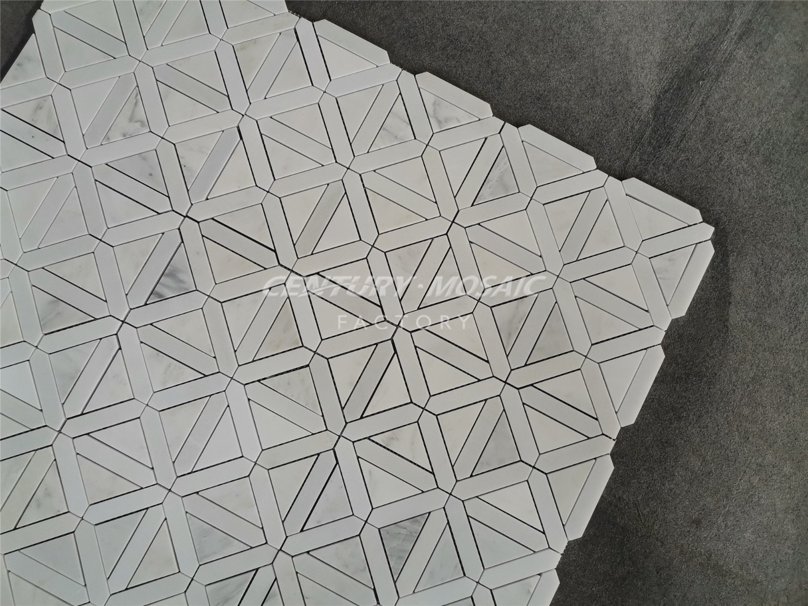 Statuary White & Biando Diamante Onyx Mosaic (6).jpg