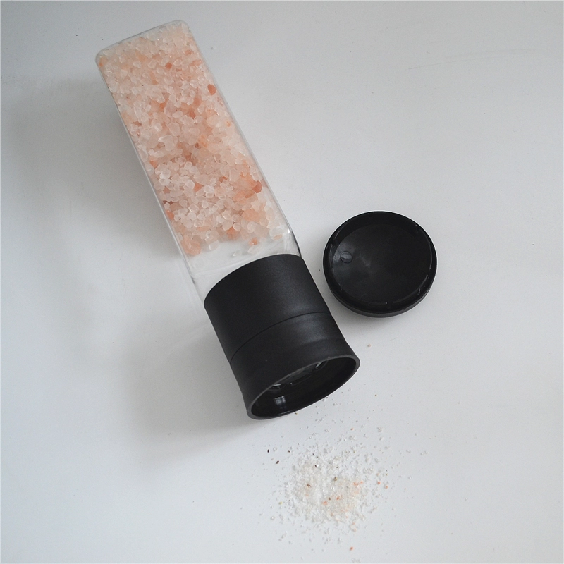 2020 hot manual plastic spice grinder pepper and salt mill with 370ml square plastic bottle for kitchen use