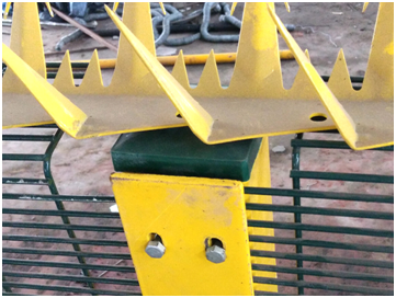 358fence2.png