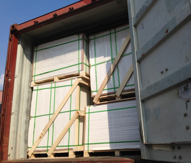 pallet loading.jpg
