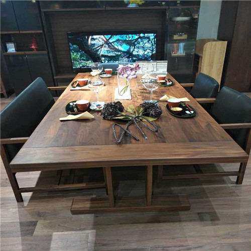 牛排餐桌.jpg