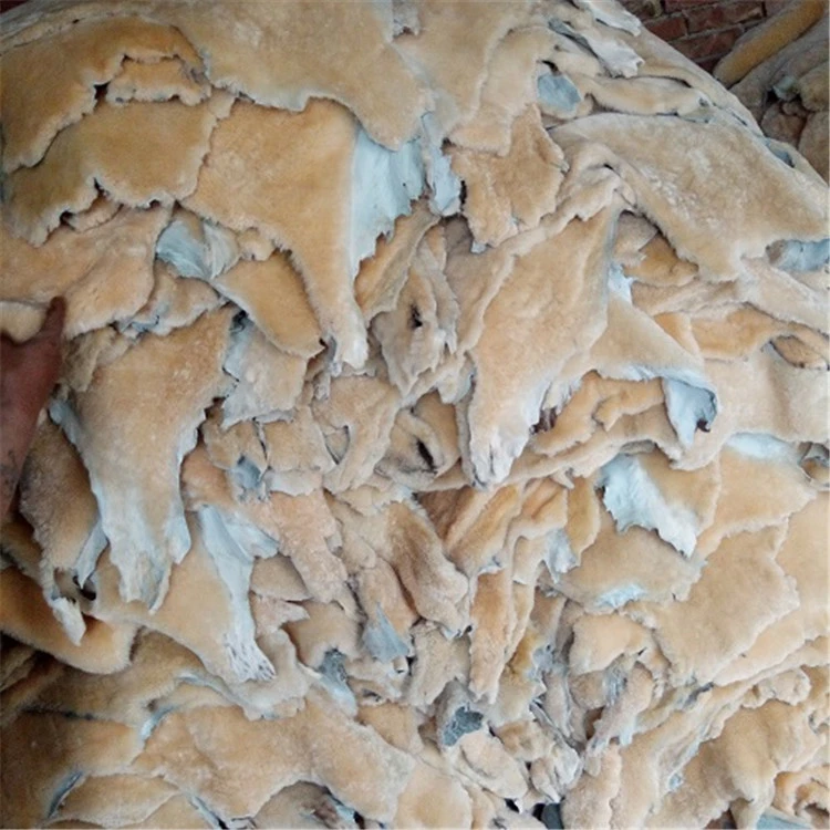 Australian shearling sheepskin lining with natural wool